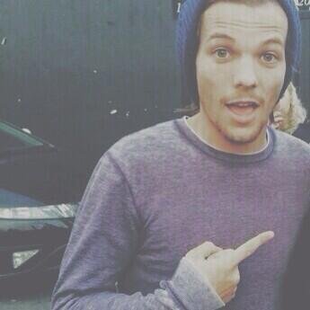 @louhashtagnarry
