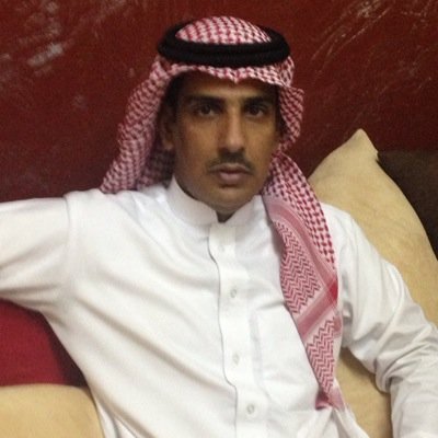 مـال الطنـاخه غير روس المطانيخ 
/ اللـي سلوم اجدادهم مـا نسـوها  

ماكل راعي بشـت شيخ ولـد شـيخ 
/ تالي الزمن حتى  الرخوم لبسوها