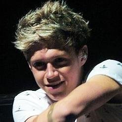 vas happining - zayn malik CAUTION IF U DONT LIKE ONE DIRECTION DONT SCROLL DOWN BUT ANYWAY HAVE FUN STALKING ME ;)