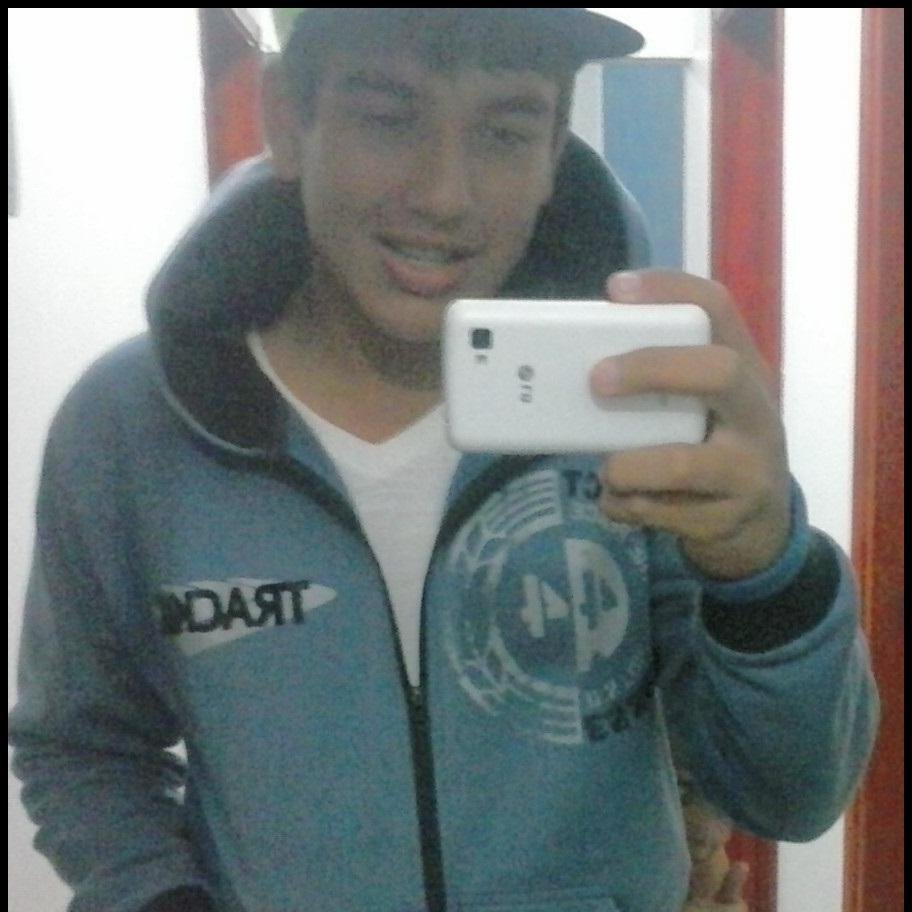 Corro Pelo Certo To Ai Pelo Oque é Meu, To No Comando Da Minha Vida Mas Quem ta Guiando é Deus !!!