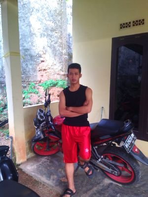 jangan mengenal saya berdasarkan kata orang :)