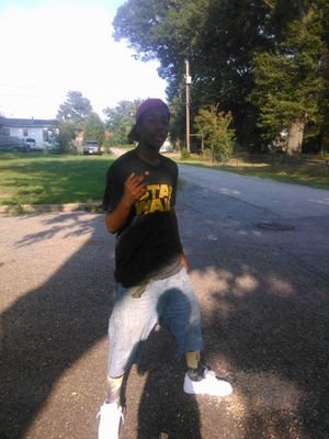 RunDemBandzUpp's profile picture. bein to real then you feel fake catch yo ass early then you real late $$$$