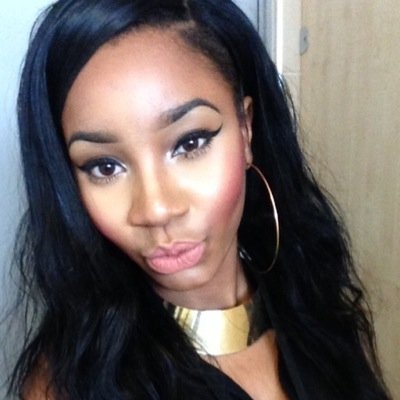 Make up artist! Contact Info@dollface-makeup.com for bookings!

Instagram : @thedollface_x