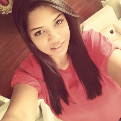 Eu sou assim, cheia de esperança onde não há possibilidades, eu sonho o que para muitos é impossível, sou diferente.