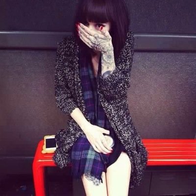 Hello loves!! Don't let anyone bring you down. I really love pandas. Taken by the best person in the word. His name is @Gerard_Way_RP