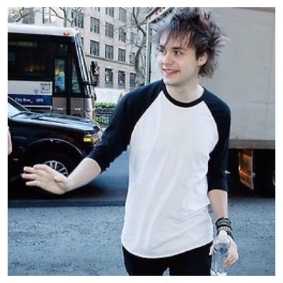 dont follow this acc just follow my main @fuckwtcth and rt the link below. tysfm ily & your sunshine will follow you soon! x