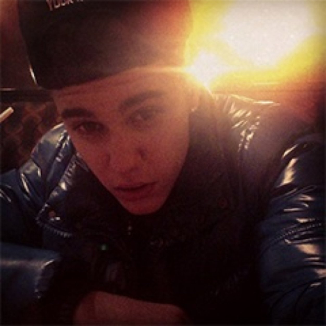 this is a free follow :) follow @UNHOLYBIEBERS