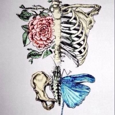 Y entonces lo consiguió,consiguió dispararle a la persona que mas odiaba,pero sin en bargo no murió,las balas no atraviesan espejos