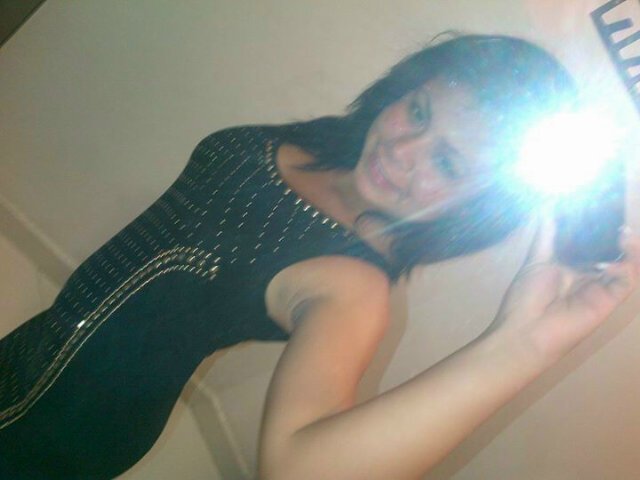 anaavilesarana's profile picture. 