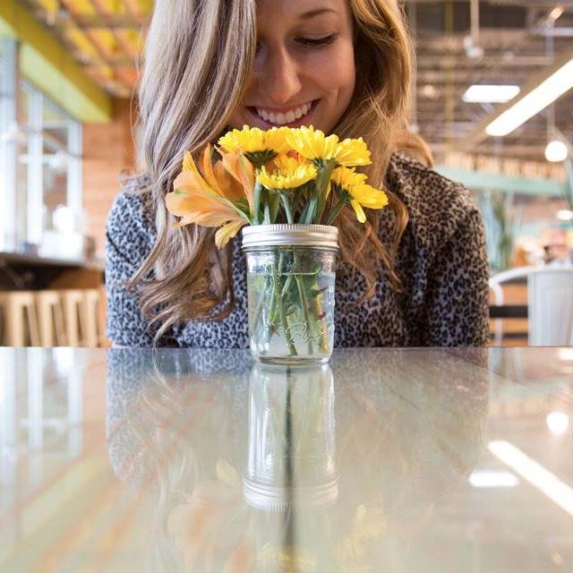 Hayley De La Mare Profile