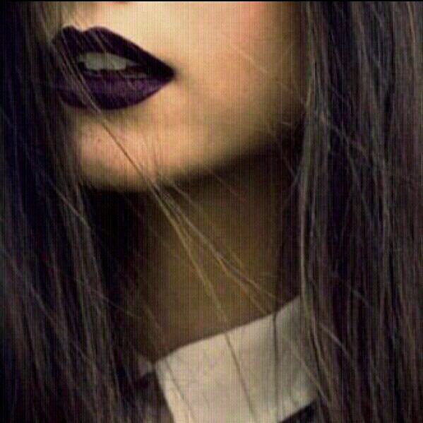 ﻻ اعلمم ما الذي يميزكک عنهم لكني اراكک عشقا لا اراهہ ب الأخرين (=| الخاص ممنوع