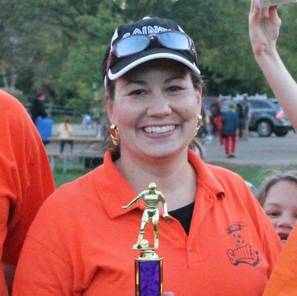 whende's profile picture. Cake decorator, volunteer, mom, engineer, quilter