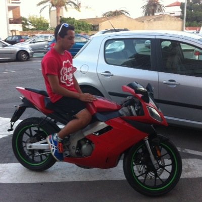 Instagram: adriibc