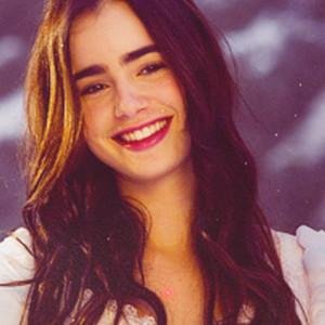 Mexican teen writer || I love Lily Jane Collins.