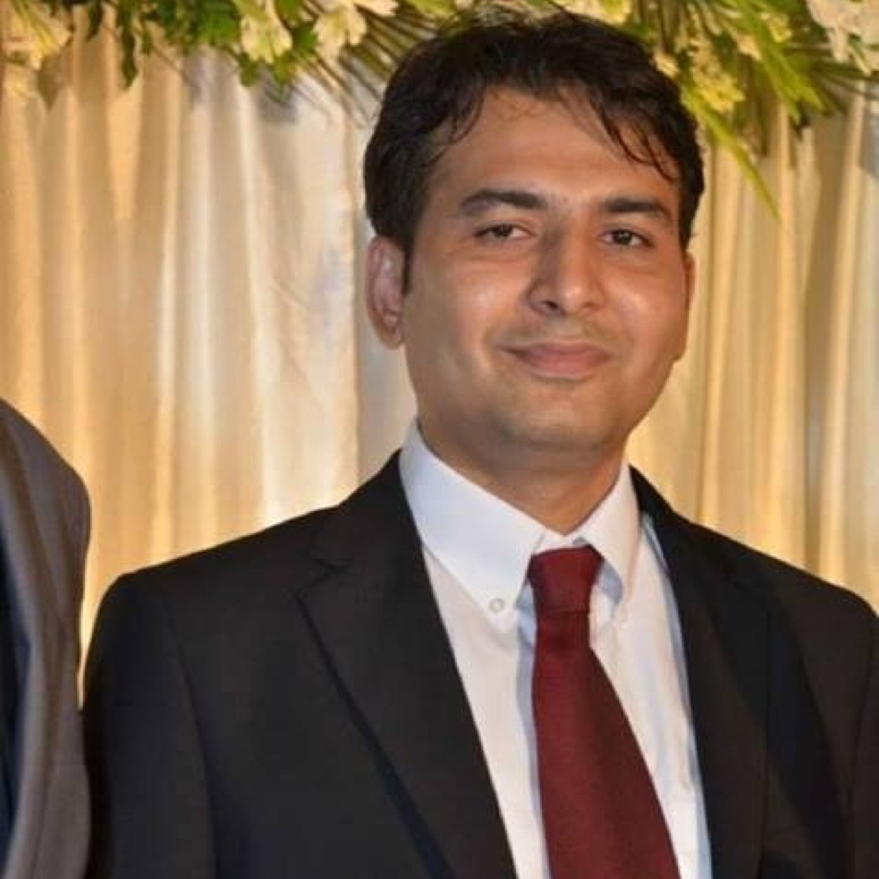 Mechanial Engineer & Business graduate 
Power sector, Energy speclisit
