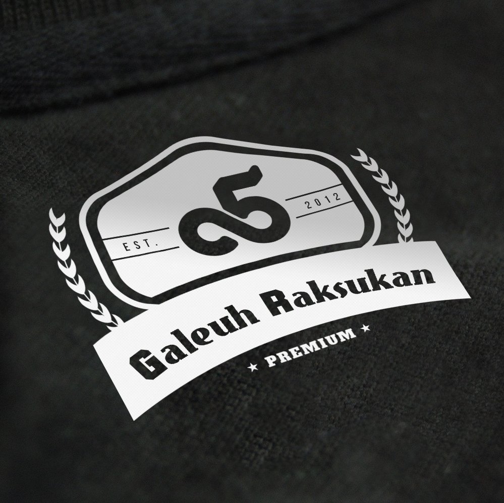clothing man`s and woman`s store yang berlokasi di daerah bandung