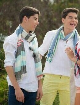 soy amante de gemeliers me encanta la musica y reirme