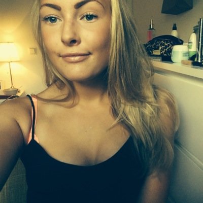 14 år     Sthlm    Handboll #19
vet inte vad jag gör här dock