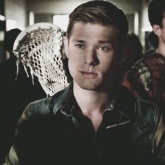 ♥free follow from @daringdaenerys bc you are fab♥