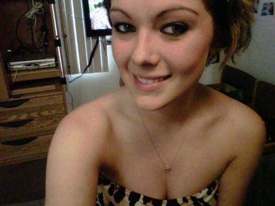 selahcompton's profile picture. you can't depend on your eyes when your imagination is out of focus.