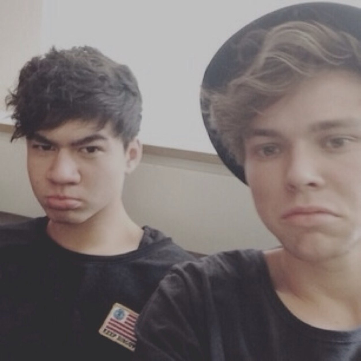 cuddllycalum_'s profile picture. Hello ✨ Just a girl who loves |bands| |singers| |viners| and |youtubers|