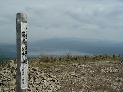 例のアニメの主人公よりはコミュ障
どこにでも行けそうでどこにもいない