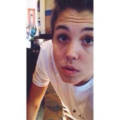 hi congrats on your free follow!!!! follow @heyhimatt since i followed on here ilysm.