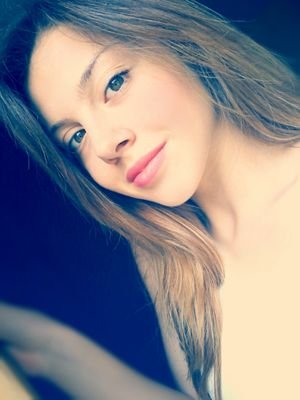 hi I'm izabela  15 years old    I'm from Bulgaria  things I like to do: watching movies ☆and reading books ♡