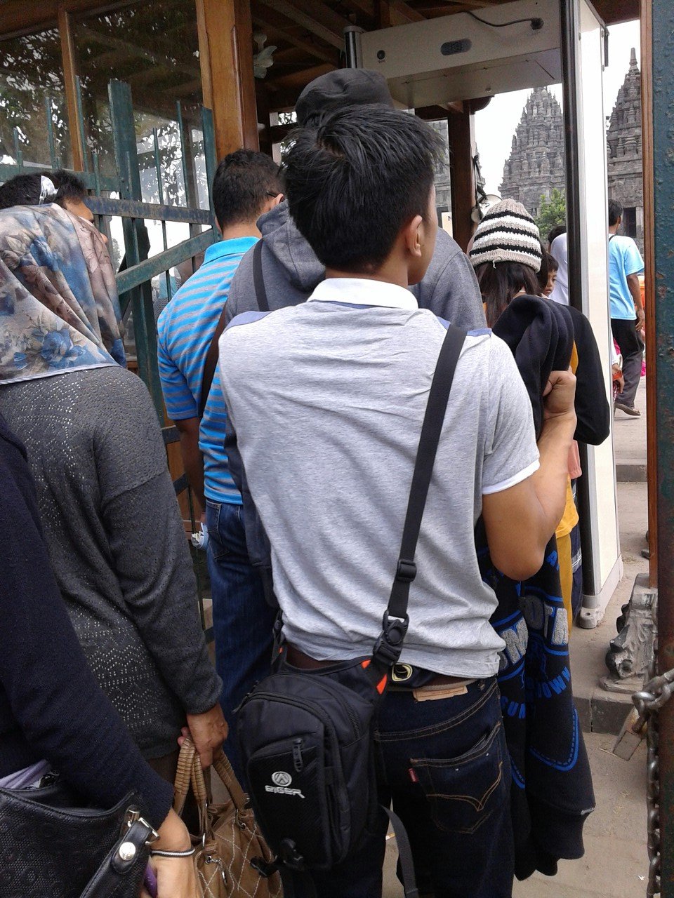 mengejar sesuatu untuk menjadi lebih baik.:-)