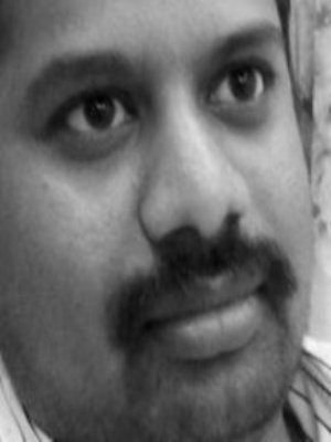मेरे जज़्बातों से इस कदर वाकिफ है मेर कलम, मैं इश्क भी लिखना चाूँ तो इन्कलाब लिखाजाता है