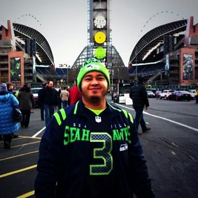 husband, father, and of course seahawk fan for life, live by the 4 F's...Faith,Family,Football,Fishing