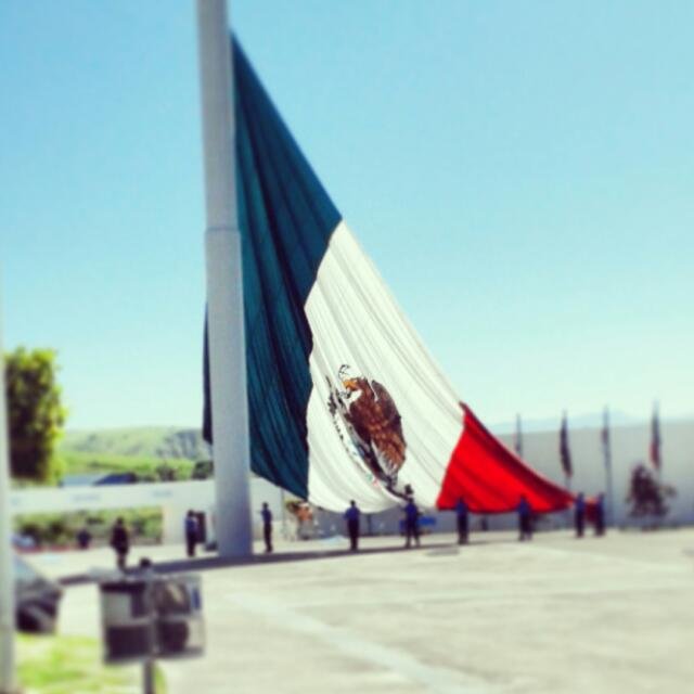 El brillo de cada día no depende del sol, depende del brillo de tu sonrisa