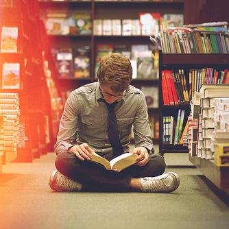 Blog literario naciente. Reseñas, booktags, noticias, novedades literarias, extras y más :)
