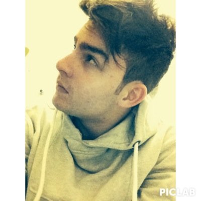 pretto_ale's profile picture. Eu gosto mesmo é quando seu olhar se perde ao meu.