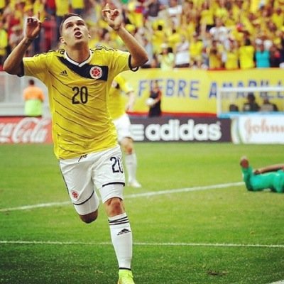F.C.Barcelona, para unos un amor, para otros un equipo, para mí una religión. Soy de Reus, de Bartra y de Zlatan. - CANM - Muero por @nicoleregnier11. Colombia.