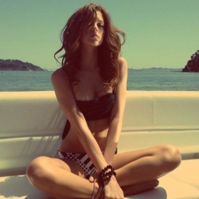 _sassyqueenb's profile picture. Why is that bitch on your snapchat bestfriends list?!