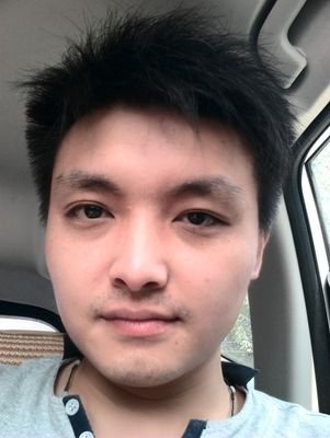 他很懒，什么都没有写。