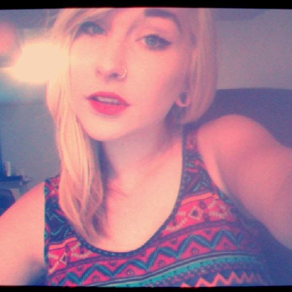 huntermickie_'s profile picture. just goin' with the flow, one pizza slice at a time. vocals day and night.