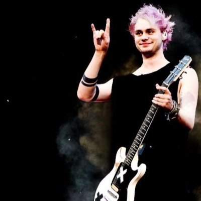 free follow from @ashtonftnirvana ! follow her ! :)