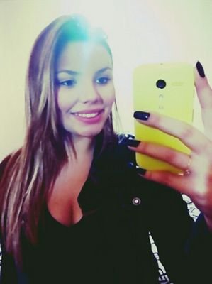 ''Quem se descreve se limita ''
