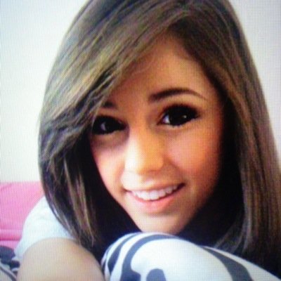 Hi i'm Skylar Heart and im 14 goin on 15 i have brown hair and blue eyes. And well if u dont like me, im not for everyone