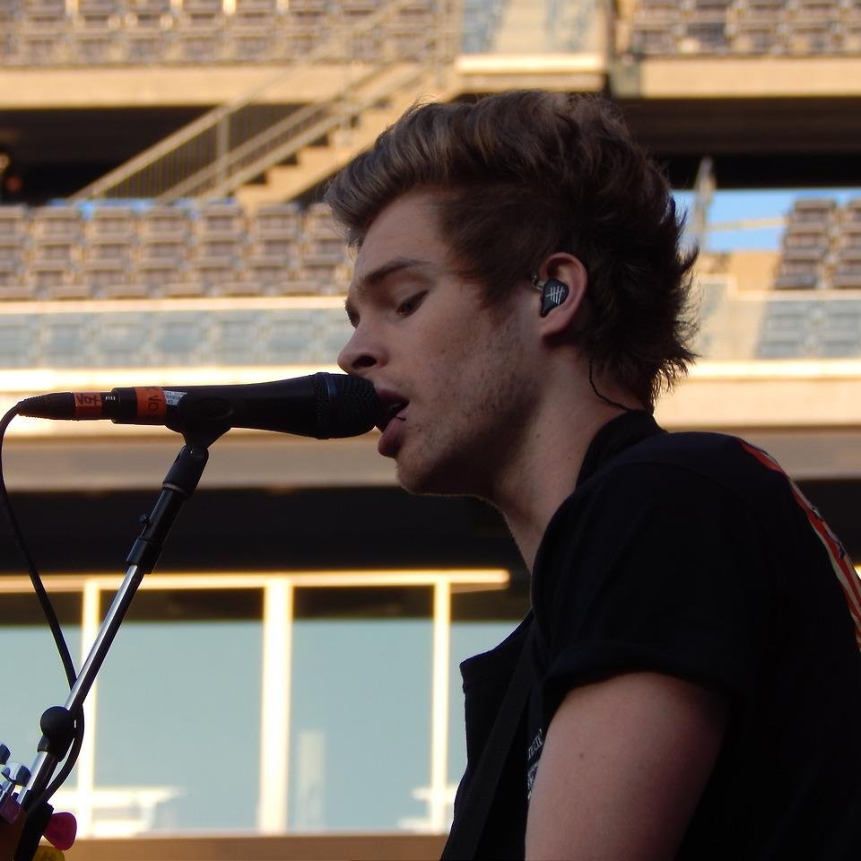Love @Luke5SOS