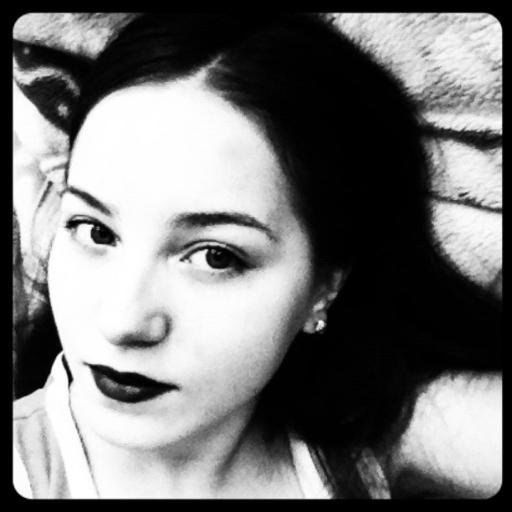 AveBeatrix's profile picture. где вода у ивы, там же и крапива