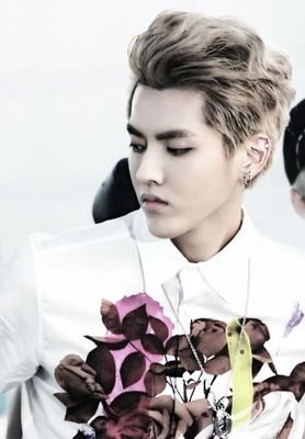 อันยองครับ~ ผม อู๋ฟานคนน่ารัก เป็นคนเฟลนลี่ ตลก . แล้วมาคุยกันนะครับ ♥