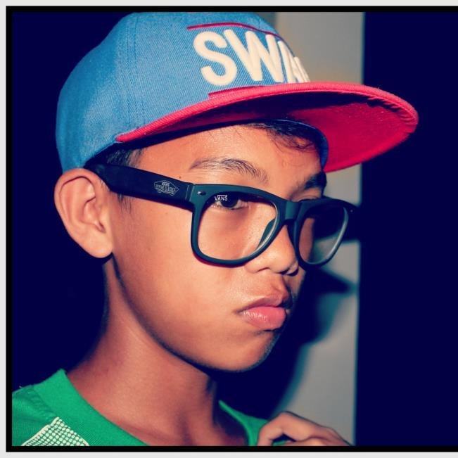 G.gowy|Proud CALATAGENYO|16|HAppy w/FRIES|mCdO|DANCING&SINGING|Grow Old With You|^_^lovEmE bUt doNt haTE me^_^