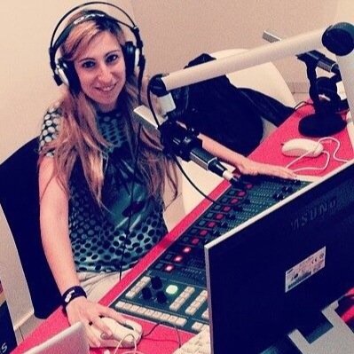 Locutora-productora.Aprendí en CadenaSer y40Principales.Seremos aquello que queremos ser,solo cree en ti y lucha por lo que quieres.Enamorada de la radio/MotoGP