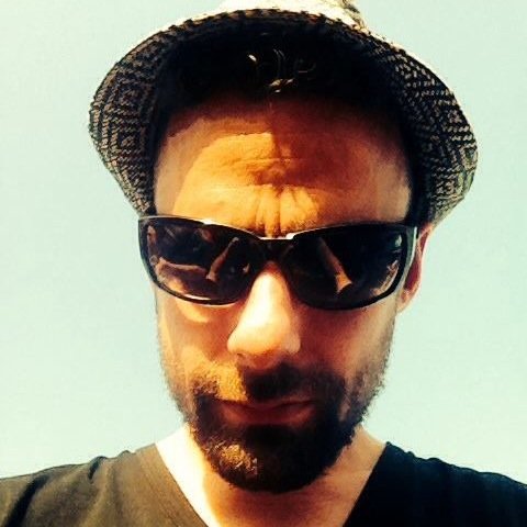 Freelance & interim | Online marketing | Communications | PR | Proud father | Marathons