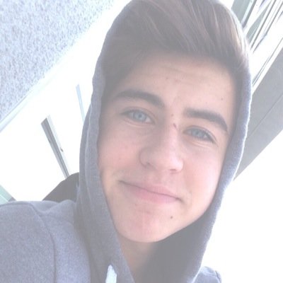 Go follow @espinoodle bc she gave u a free follow, also if u follow her and ask nice she'll dm u to nash