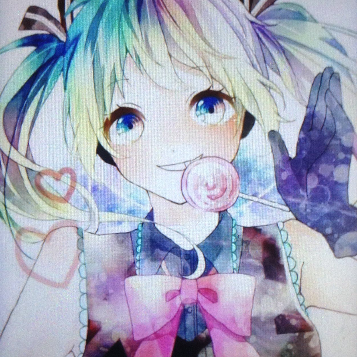 ｋｏｎｎｉｃｈｉｗａ！ I am a Vocaloid and Anime addict but I'm mostly about Vocaloid and Kuroshitsuji. よろしくお願いします。