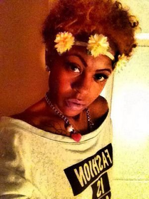 lesbian ♀ , single forever ™ , i ♡ weed .. #AllMyHoes